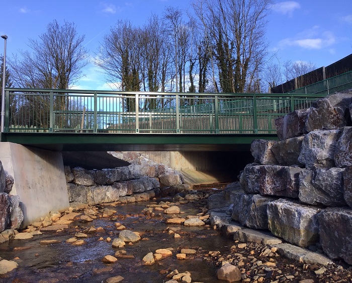 Local footbridge in Tonyrefail to reopen following its replacement